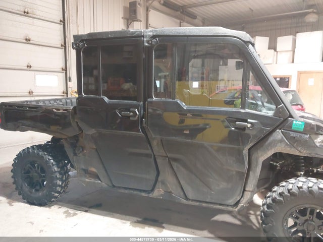 3JBUUAX48SK020063 Can-Am Defender
