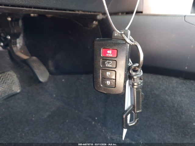 Toyota Rav4 Xle 2017 JTMWFREV4HD094051 Image 11