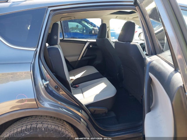 Toyota Rav4 Xle 2017 JTMWFREV4HD094051 Image 8