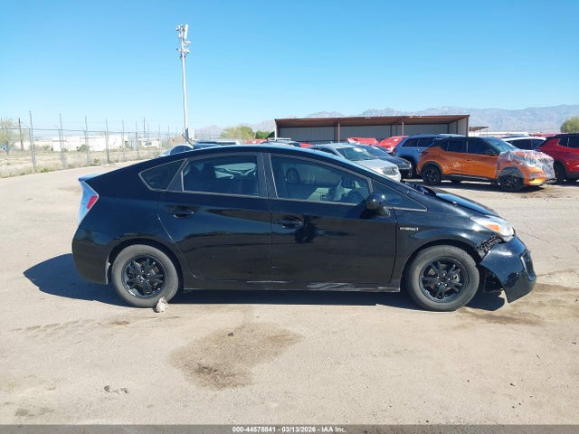 Toyota Prius Three 2014 JTDKN3DU1E1790130 Image 13