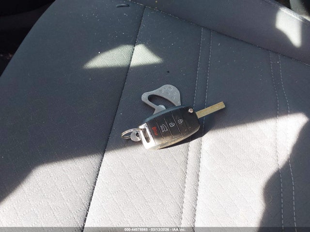 5XYPGDA50KG440504 KIA Sorento 3.3l Lx