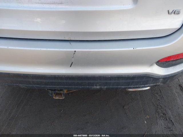 5XYPGDA50KG440504 KIA Sorento 3.3l Lx