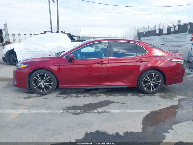 4T1B11HK6JU669977 Toyota CAMRY SE