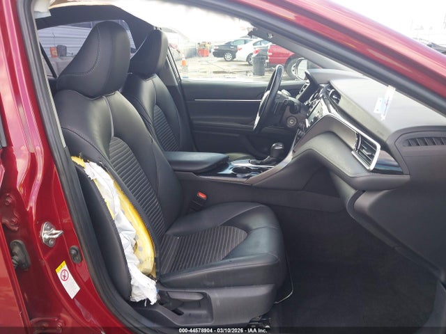4T1B11HK6JU669977 Toyota CAMRY SE