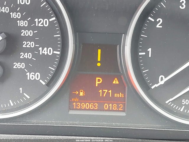 44578906 :رقم المزاد ، WBAPH7C51BE131240 vin ، 2011 Bmw 328i مزاد بيع