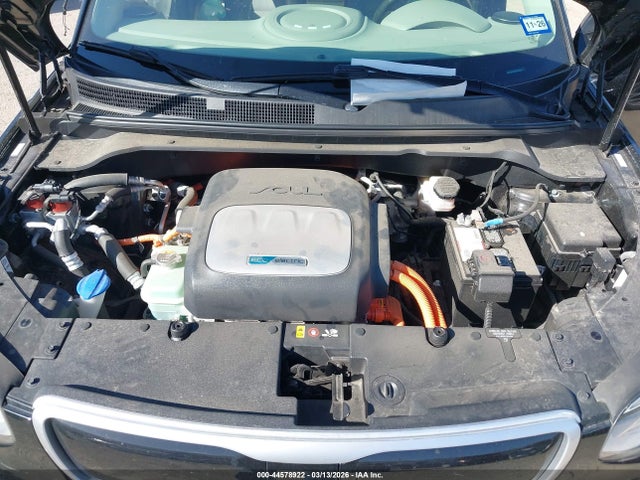 KNDJX3AEXH7023333 KIA Soul Ev +