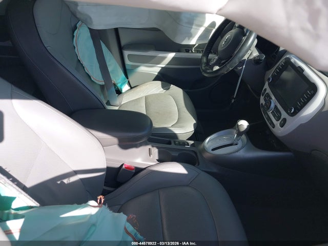 KNDJX3AEXH7023333 KIA Soul Ev +