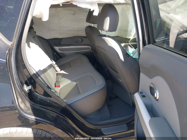 KNDJX3AEXH7023333 KIA Soul Ev +