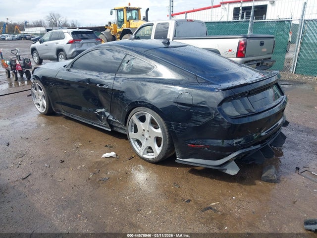 2021 FORD MUSTANG 1FA6P8CF6M5151945 Photo 2