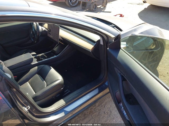 44578972 :رقم المزاد ، 5YJ3E1EA6JF034629 vin ، 2018 Tesla Model 3 مزاد بيع