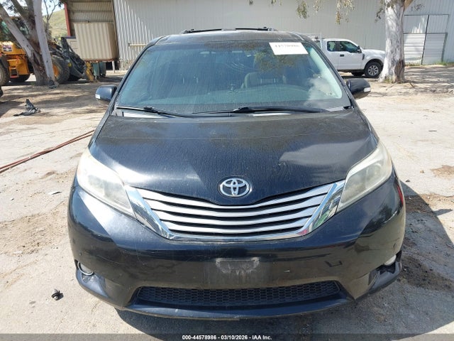 5TDYZ3DC1HS788584 Toyota Sienna Limited 7 Passenger