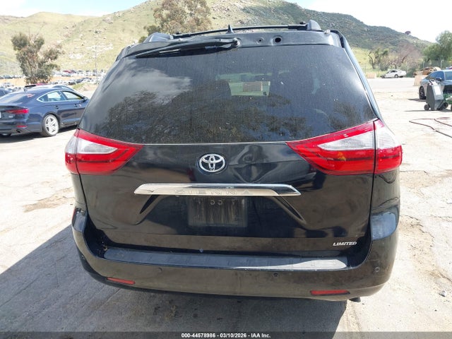 5TDYZ3DC1HS788584 Toyota Sienna Limited 7 Passenger