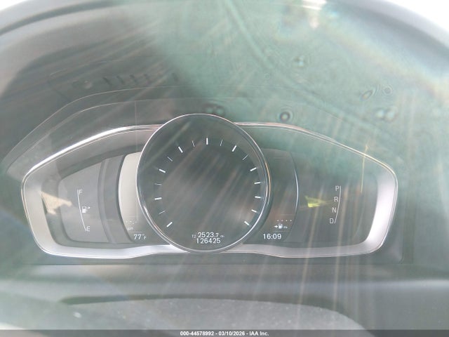 2016 VOLVO XC60 YV440MDK1G2922678 Photo 6