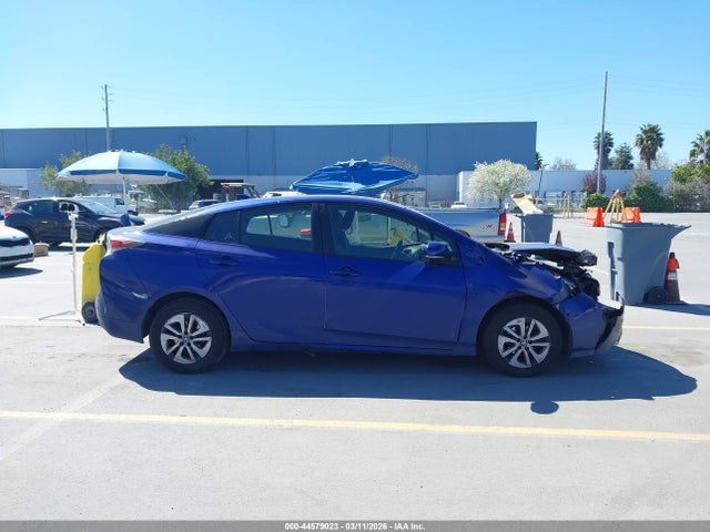 Toyota Prius Two 2018 JTDKBRFU5J3587233 Image 13