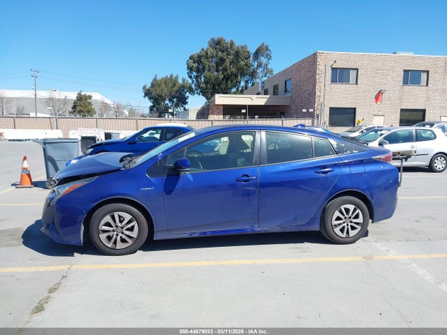 Toyota Prius Two 2018 JTDKBRFU5J3587233 Image 14