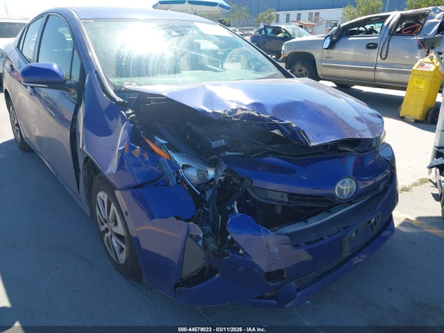 Toyota Prius Two 2018 JTDKBRFU5J3587233 Image 6