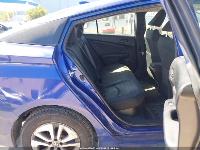 Toyota Prius Two 2018 JTDKBRFU5J3587233 Image 8