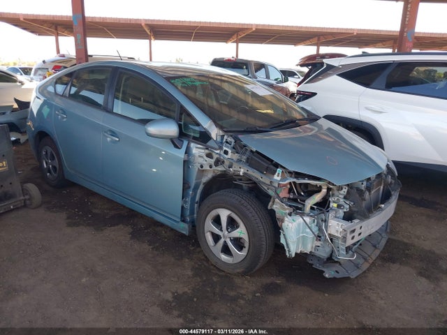 JTDKN3DUXF1997827 Toyota Prius Two