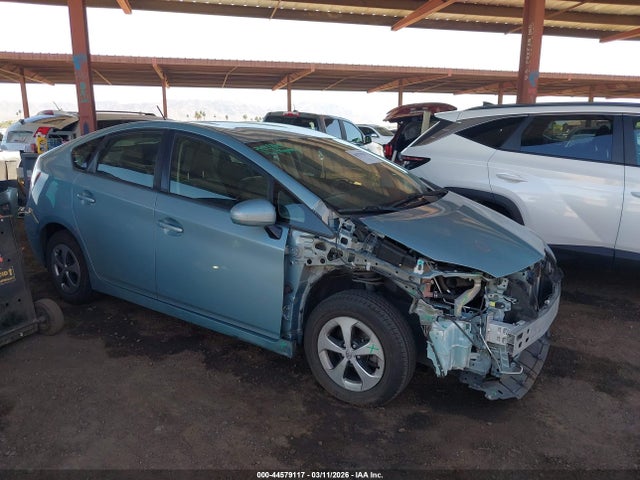 JTDKN3DUXF1997827 Toyota Prius Two