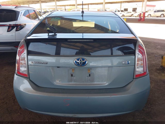 JTDKN3DUXF1997827 Toyota Prius Two