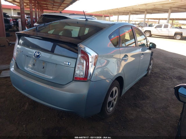 JTDKN3DUXF1997827 Toyota Prius Two