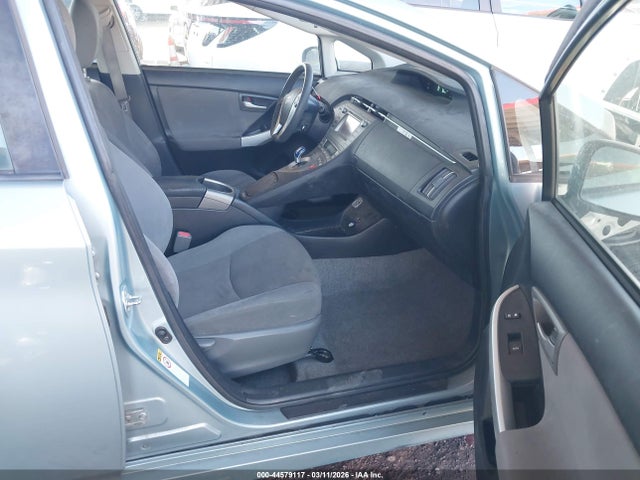 JTDKN3DUXF1997827 Toyota Prius Two