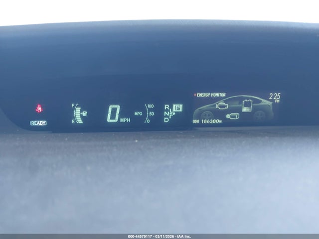 JTDKN3DUXF1997827 Toyota Prius Two