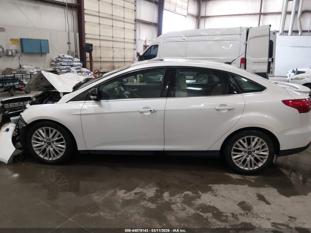 Ford Focus Titanium 2018 1FADP3J28JL281128 Image 15