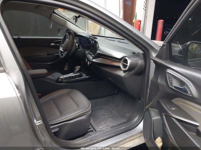2025 CHEVROLET TRAX KL77LKEP8SC186831 Photo 4