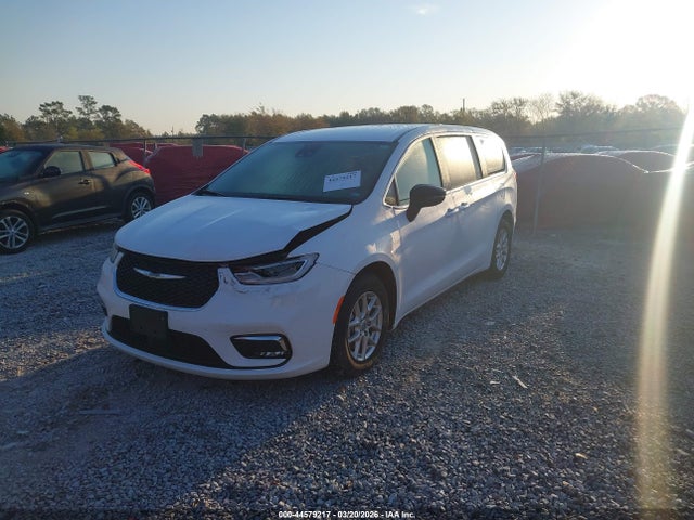 Продажа на аукционе авто 2024 Chrysler Pacifica Touring L, vin: 2C4RC1BG0RR125968, номер лота: 44579217