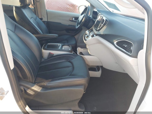 Продажа на аукционе авто 2024 Chrysler Pacifica Touring L, vin: 2C4RC1BG0RR125968, номер лота: 44579217