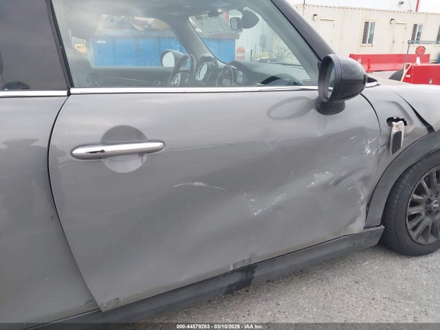 WMWXP5C54K2H32105 Mini Hardtop Cooper