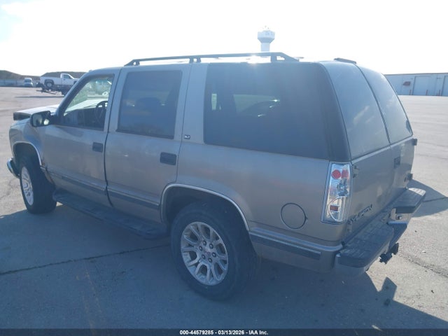 44579285 :رقم المزاد ، 1GKEK13R8XJ751923 vin ، 1999 Gmc Yukon Slt Cmi مزاد بيع