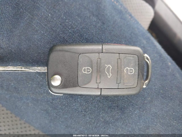 44579312 :رقم المزاد ، WVWCR91K97W007852 vin ، 2007 Volkswagen Rabbit 4-door مزاد بيع