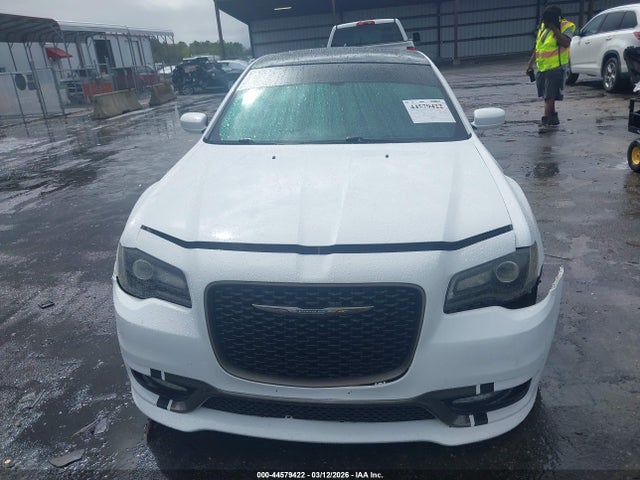 Продаж на аукціоні авто 2017 Chrysler 300 300s Alloy Edition, vin: 2C3CCABG2HH668995, номер лоту: 44579422