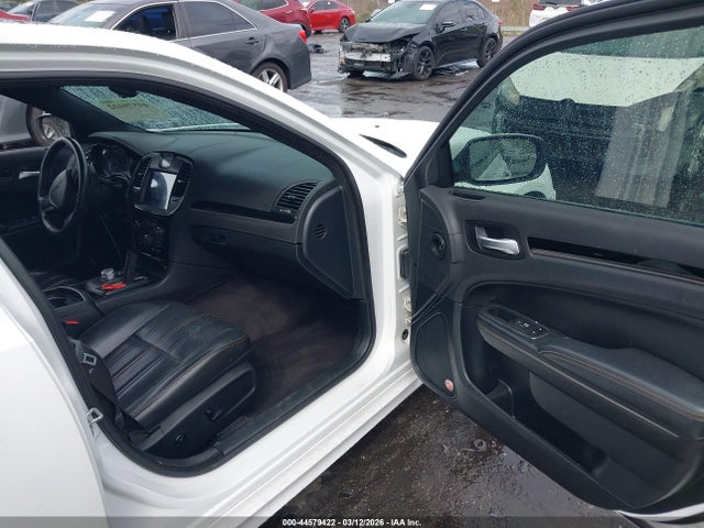 Продаж на аукціоні авто 2017 Chrysler 300 300s Alloy Edition, vin: 2C3CCABG2HH668995, номер лоту: 44579422
