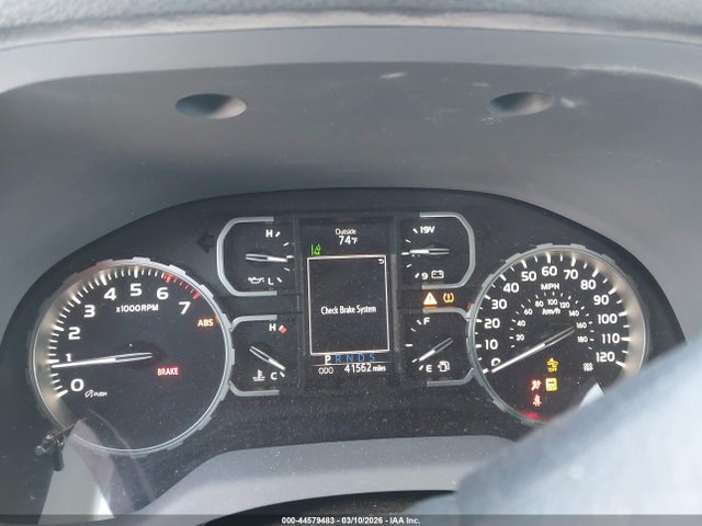 5TFEY5F1XJX234523 Toyota Tundra Sr5 5.7l V8