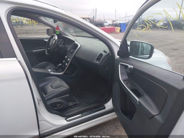 2016 VOLVO XC60 YV440MDK6G2775435 Photo 4