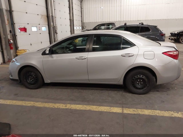 Toyota COROLLA LE 2018 5YFBURHE3JP822591 Image 13