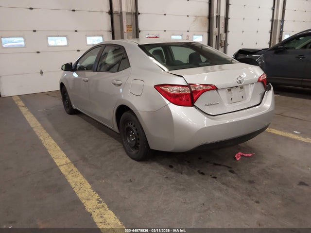 Toyota COROLLA LE 2018 5YFBURHE3JP822591 Image 3