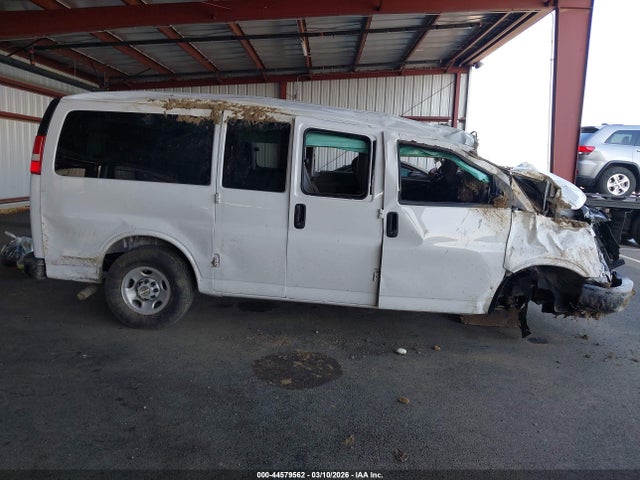 1GAWGEFP9S1263133 Chevrolet Express Passenger Rwd 2500 Regular Wheelbase Ls