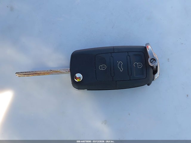 2013 AUDI A3 WAUBEAFM8DA001548 Photo 10