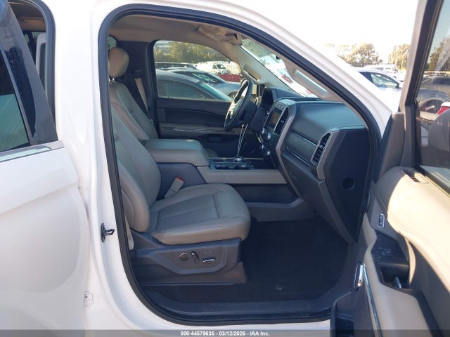 1FMJU1HTXKEA60818 Ford Expedition Xlt