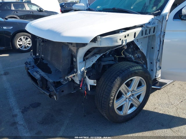 1FMJU1HTXKEA60818 Ford Expedition Xlt