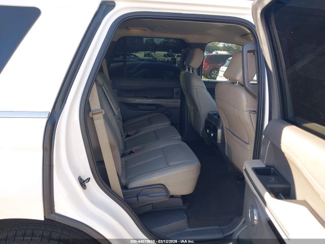 1FMJU1HTXKEA60818 Ford Expedition Xlt