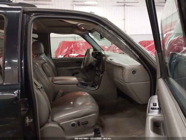 2004 Gmc Yukon Xl 1500 Denali მანქანა იყიდება აუქციონზე, vin: 1GKFK66U14J279092, აუქციონის ნომერი: 44579661