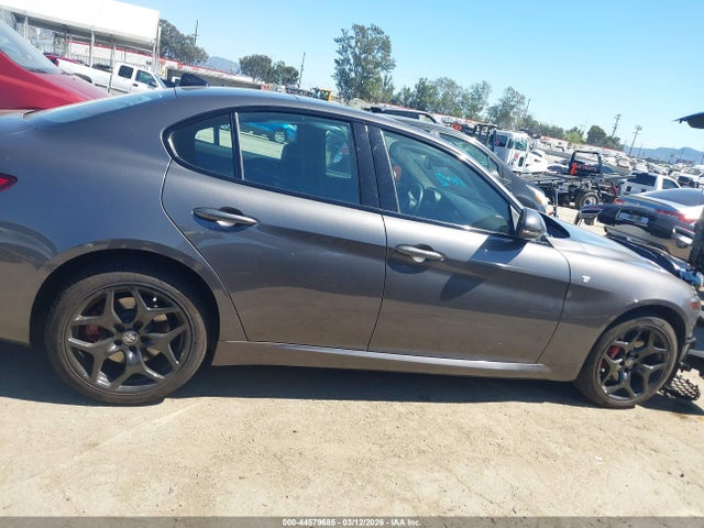 ZARFAMBN3N7665440 Alfa Romeo Giulia Ti Rwd