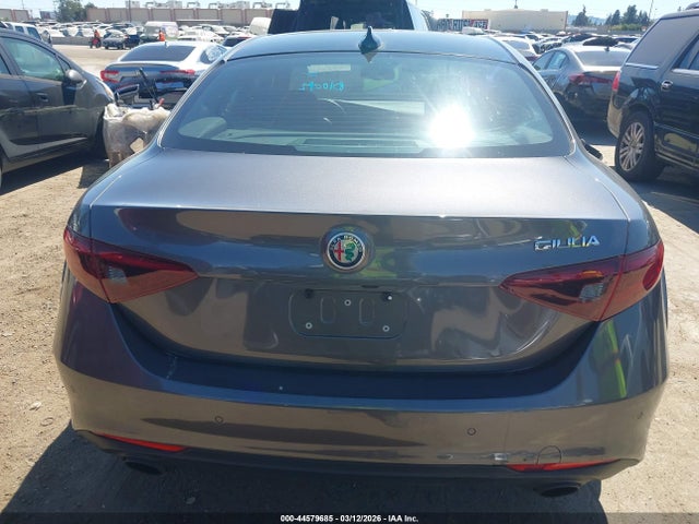 ZARFAMBN3N7665440 Alfa Romeo Giulia Ti Rwd