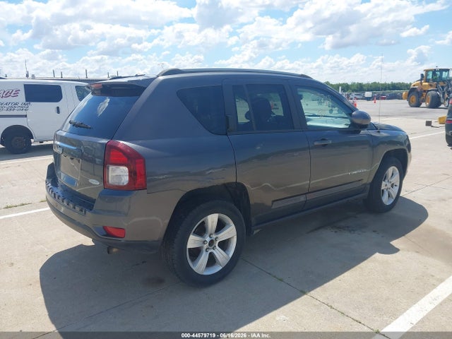 Jeep Compass Latitude 4x4 2017 1C4NJDEB0HD121622 Image 4