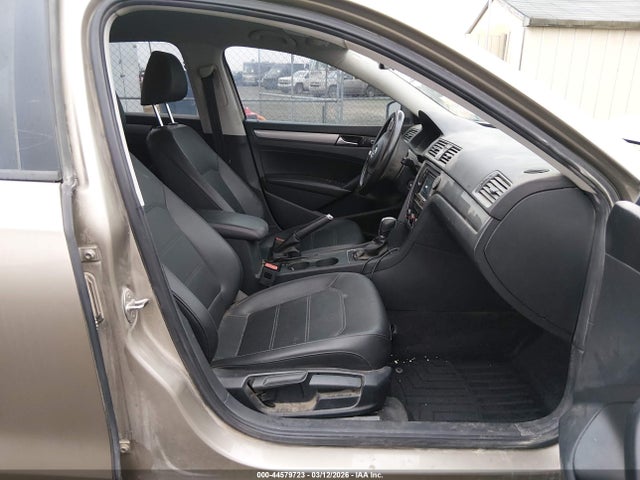 44579723 :رقم المزاد ، 1VWAT7A36FC036311 vin ، 2015 Volkswagen Passat 1.8t Wolfsburg Edition مزاد بيع
